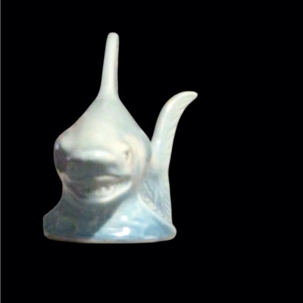 EUC...This Brazilian handcrafted ceramic shark is magnificent!!!